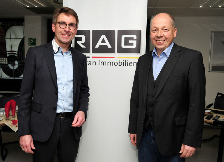 Markus Masuth, Vorsitzender der Geschäftsführung der RAG Montan Immobilien, und Rudolf Krumm, Prokurist der RAG Montan Immobilien an der Saar.