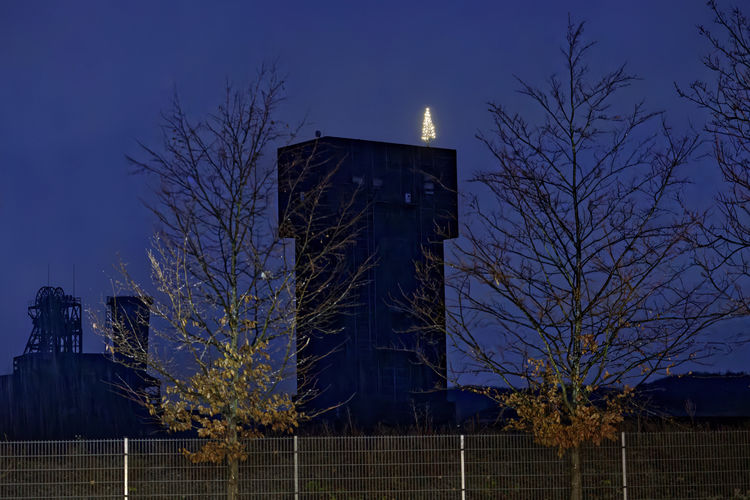 Und er leuchtet nach zehn Jahren Pause über den Stadtteilen und der Stadt Hamm - hier von der Kamener Straße in Pelkum. Foto: RAG Montan Immobilien