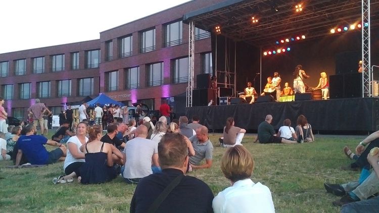 Chillen und feiern vor dem Unternehmenssitz der RAG Montan Immobilien auf Zollverein. Foto: RAG Montan Immobilien