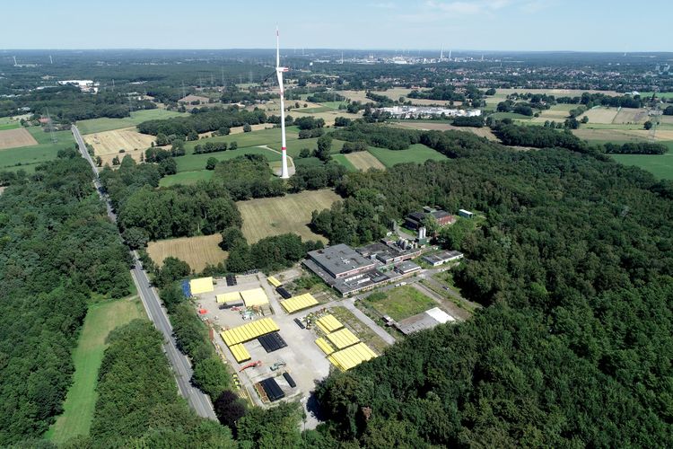 Luftbild des Areals von Schacht Polsum 1 mit den Gebäuden und Anlagen im Sommer 2020 vor dem Rückbau. © RAG Montan Immobilien GmbH, Fotograf: Benito Barajas