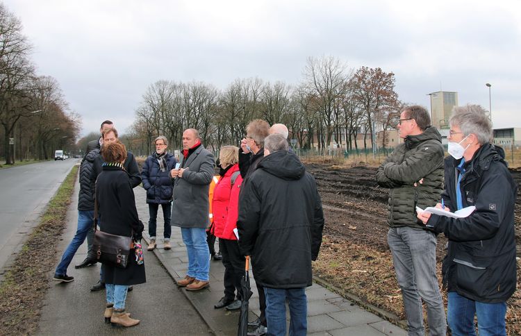 Die Besuchsgruppe bei der heutigen gate.ruhr-Begehung mit dem Carsten Löcker, verkehrspolitischer Sprecher der SPD-Landtagsfraktion. Foto: RAG Montan Immobilien, Fotograf: Stephan Conrad