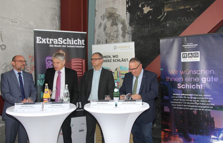 Bei der Auftakt-Pressekonferenz der ExtraSchicht 2019 auf der ehemaligen Zeche Nordstern in Gelsenkirchen: Axel Biermann, Ruhr Tourismus, Theo Schlüter, RAG Montan Immobilien, Dino Niemann, Verkehrsverbund Rhein-Ruhr, und Josef Hovenjürgen, RVR. 