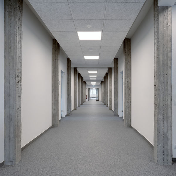 Flurgestaltung mit Original-Betonsäulen, © RAG Montan Immobilien, Fotograf Thomas Stachelhaus