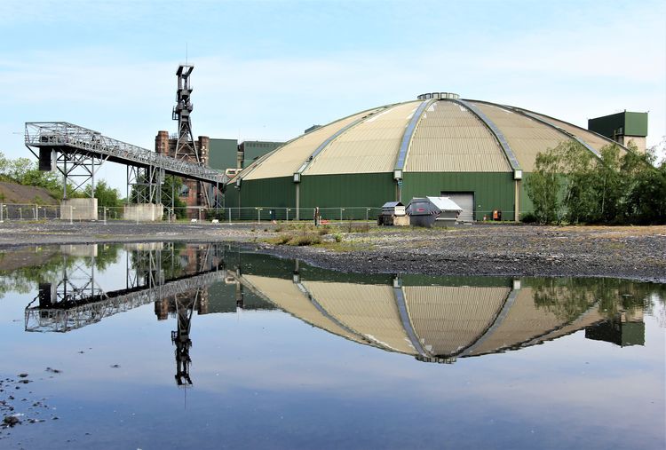 Die runde Kohlenmischhalle oder exakt Kohlenvergleichmäßigungsbunker bleibt vorerst erhalten.