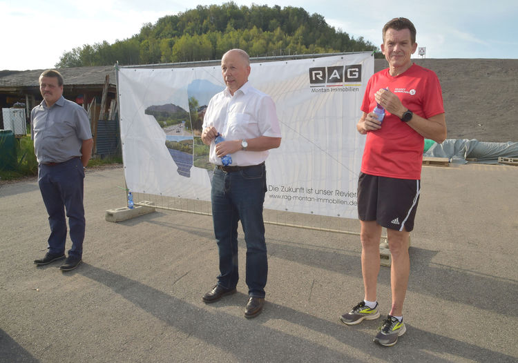 Auch Oberbürgermeister Aumann (rechts) nahm an der Veranstaltung teil. Foto: RAG Montan Immobilien, BeckerBredel, Laura Ockenfels