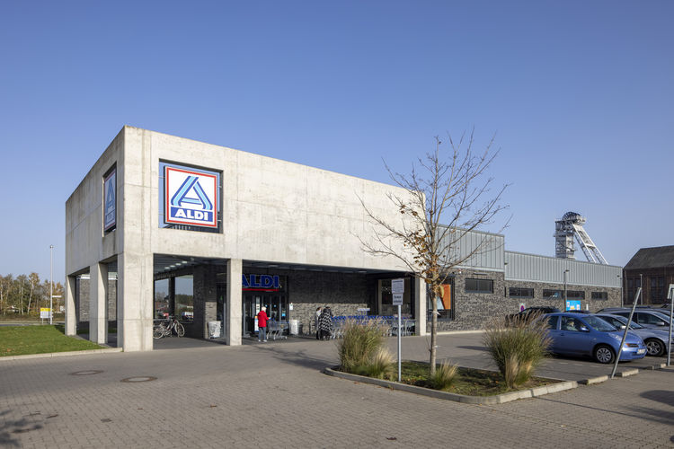 Aldi auf Fürst Leopold mit Förderturm im Hintergrund. ©RAG Montan Immobilien GmbH, Fotograf: Thomas Stachelhaus