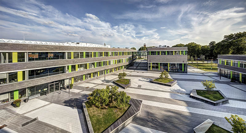 Gebäude der Hochschule Rhein-Waal auf dem Gelände des Bergwerks West.