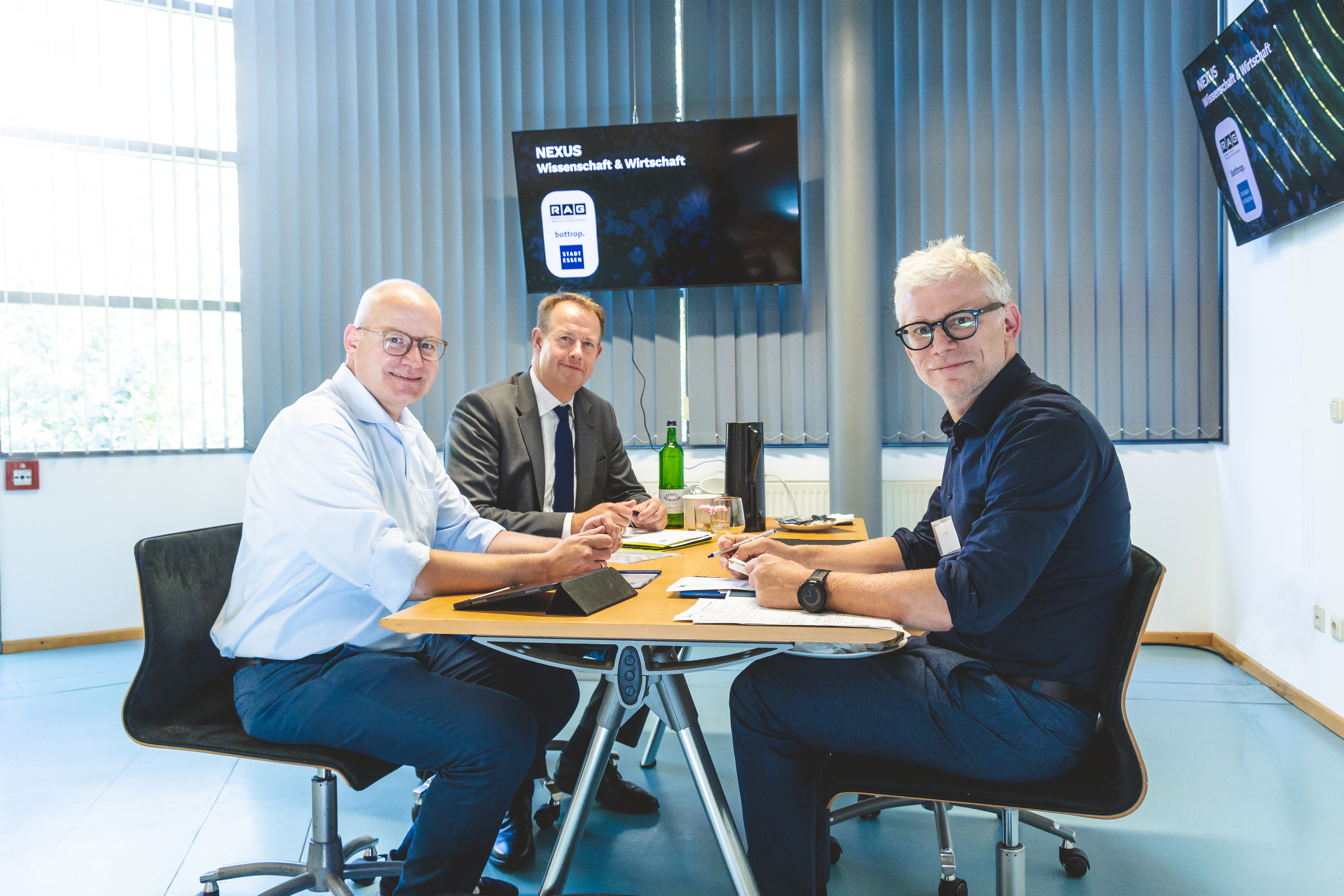 v.r. nach l. Michael Kalthoff (Vorsitzender der Geschäftsführung RAG Montan Immobilien), Martin Harter ( Geschäftsbereichsvorstand, Stadt Essen), Klaus Müller (technischer Beigeordneter Stadt Bottrop) beim Workshop „Nexus Wissenschaft und Wirtschaft“.